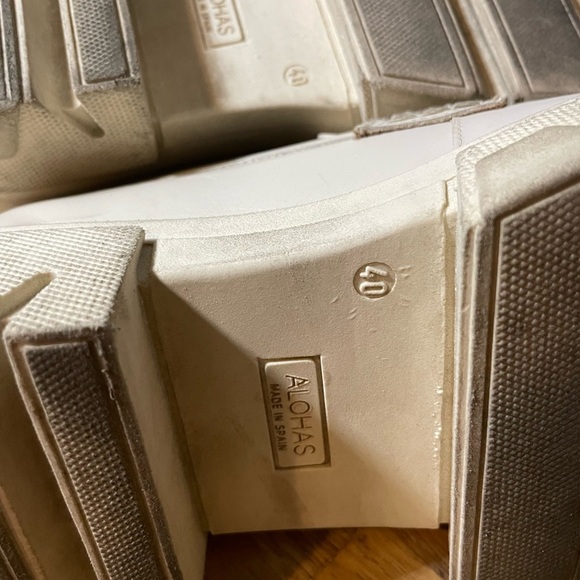 ALOHAS Cream Platform Loafers - Picture 5 of 10